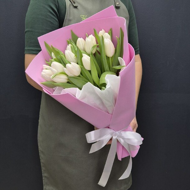 Белые тюльпаны, артикул F1527342 - 4185 рублей, доставка по городу. Flawery - доставка цветов