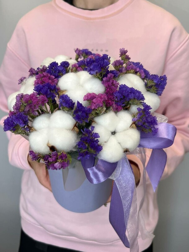 Сухоцветы хлопок и статица в шляпке, артикул F1454926 - 2430 рублей, доставка по городу. Flawery - доставка цветов