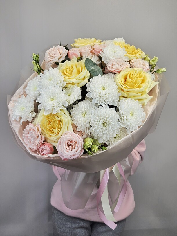 Букет весеннее настроение, артикул F1505556 - 9900 рублей, доставка по городу. Flawery - доставка цветов