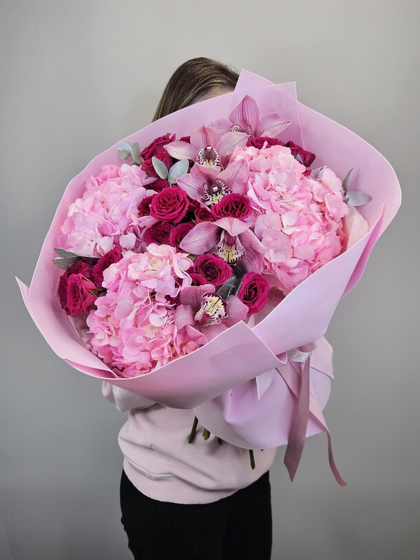 Букет "дорога любви" с орхидеями, артикул F1506432 - 10000 рублей, доставка по городу. Flawery - доставка цветов