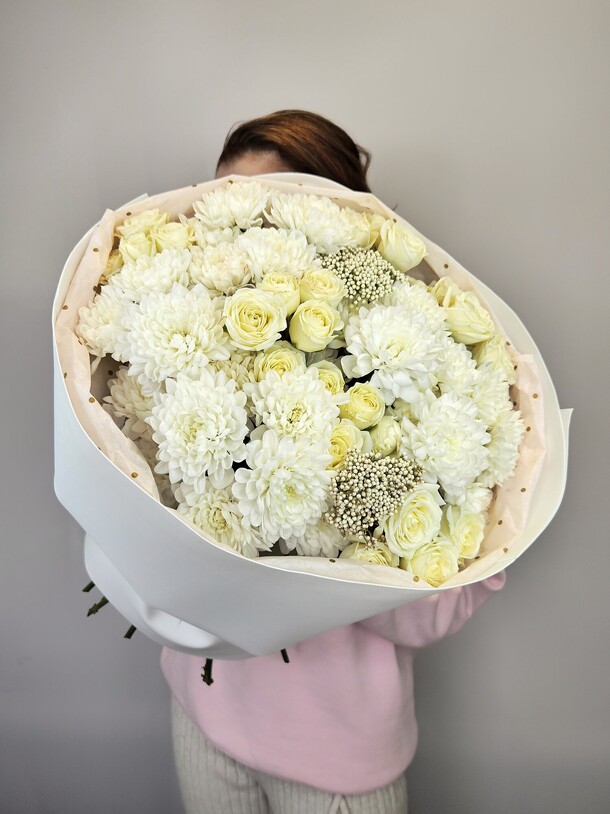 Букет белоснежная улыбка, артикул F1506652 - 7364 рублей, доставка по городу. Flawery - доставка цветов