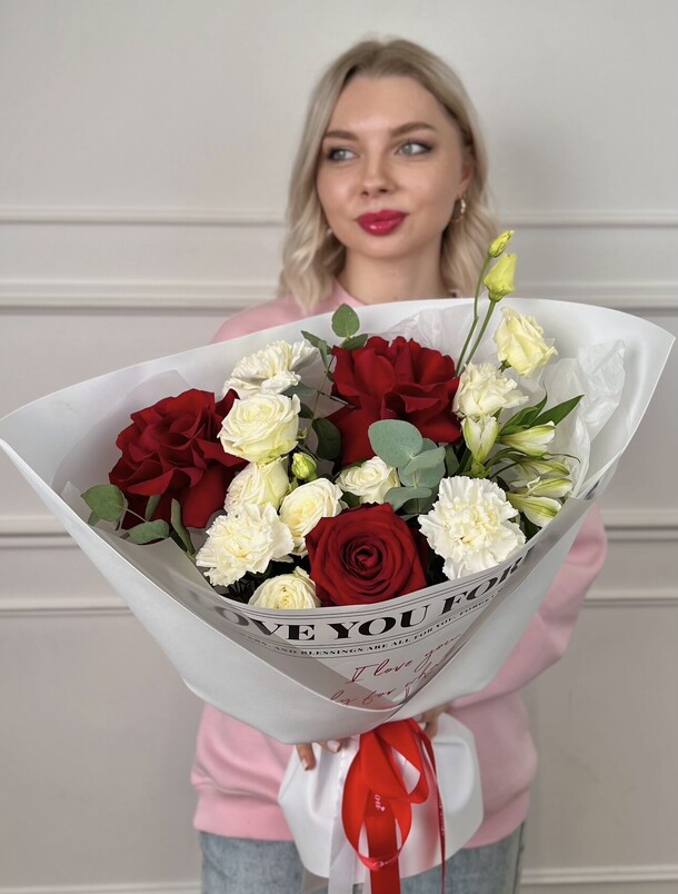 Гранатовый браслет, артикул F1515775 - 4273 рублей, доставка по городу. Flawery - доставка цветов