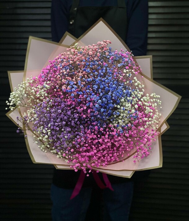 Букет из 9 гипсофил с оформлением, артикул F1294739 - 5299 рублей, доставка по городу. Flawery - доставка цветов