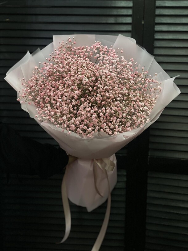 Букет из 13 гипсофил в оформлении, артикул F1294742 - 9033 рублей, доставка по городу. Flawery - доставка цветов