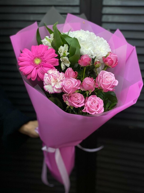 Букет свежих цветов, артикул F1362765 - 2757 рублей, доставка по городу. Flawery - доставка цветов