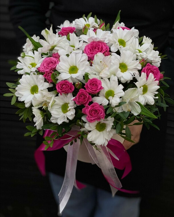 Цветы в коробке, артикул F1393532 - 4564 рублей, доставка по городу. Flawery - доставка цветов