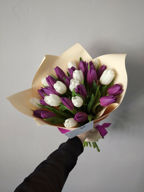 29 тюльпанов, артикул F1174291 - 6000 рублей, доставка по городу. Flawery - доставка цветов