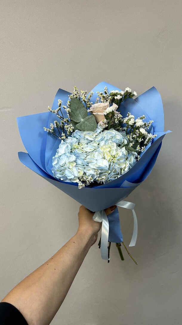 Букет «морской бриз», артикул F1247219 - 2500 рублей, доставка по городу. Flawery - доставка цветов