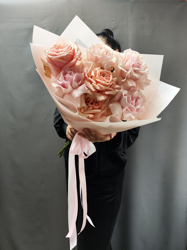 Букет французских роз, артикул F1328483 - 3700 рублей, доставка по городу. Flawery - доставка цветов