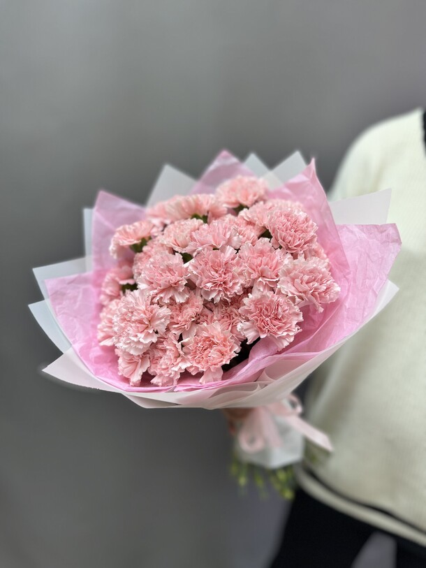 Букет из розовых диантусов (гвоздик), артикул F1339943 - 6450 рублей, доставка по городу. Flawery - доставка цветов