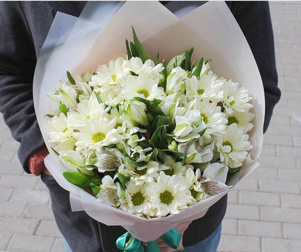 Самый стойкий букет, артикул F69817 - 3800 рублей, доставка по городу. Flawery - доставка цветов