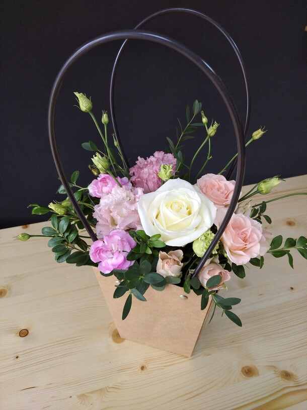 Кулёчек счастья, артикул F69844 - 2500 рублей, доставка по городу. Flawery - доставка цветов