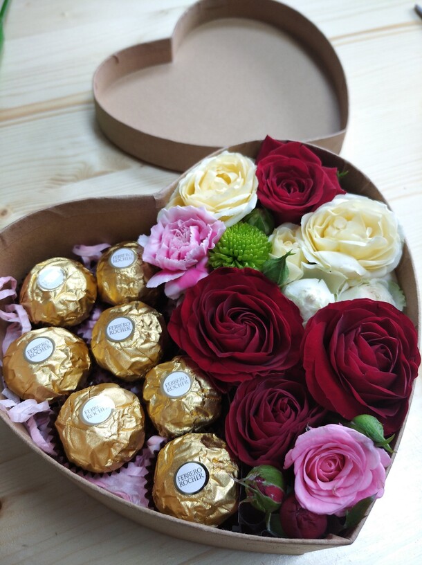 Любовный комплимент, артикул F71229 - 2000 рублей, доставка по городу. Flawery - доставка цветов