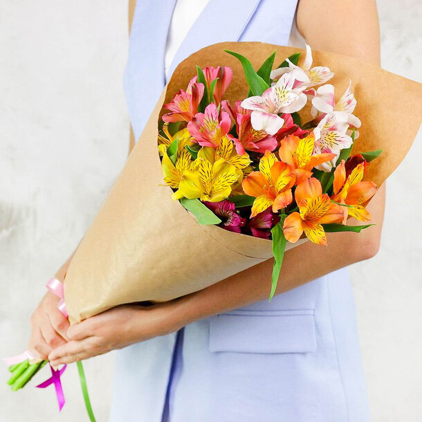 Альстромерия, артикул F82184 - 1600 рублей, доставка по городу. Flawery - доставка цветов