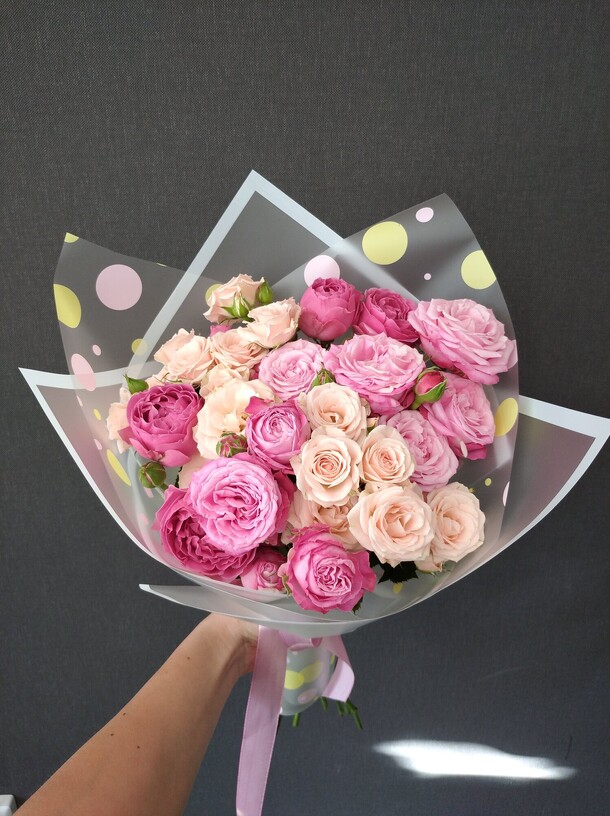 Девичья мечта,микс из кустовых роз, артикул F87513 - 5390 рублей, доставка по городу. Flawery - доставка цветов