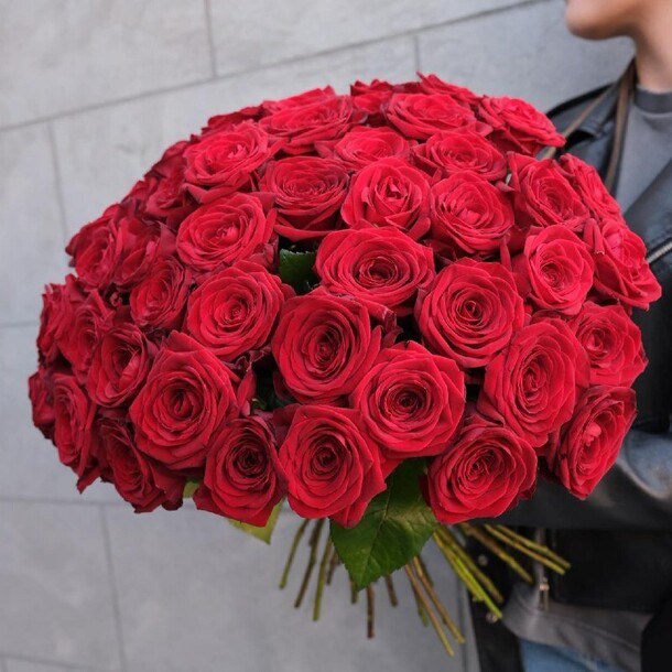 Букет 51 роза, артикул F1114493 - 28843 рублей, доставка по городу. Flawery - доставка цветов