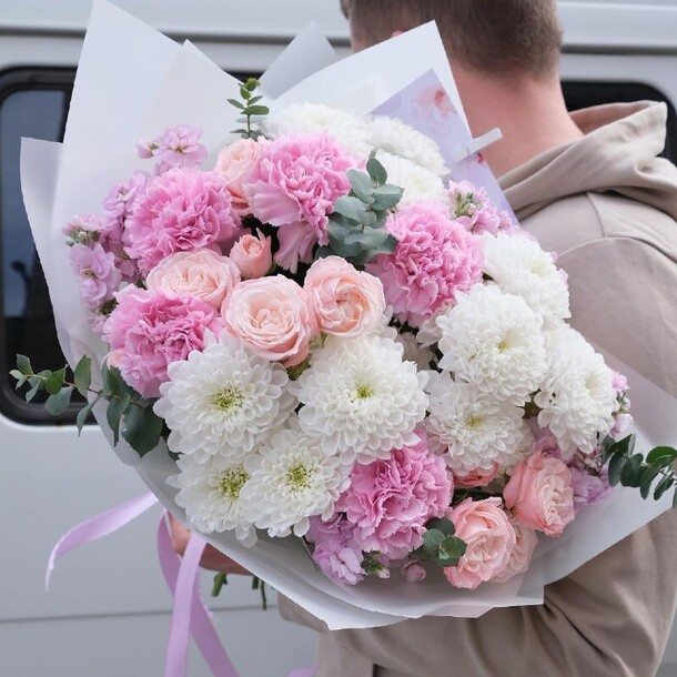 Букет нежных цветов, артикул F1116478 - 10249 рублей, доставка по городу. Flawery - доставка цветов