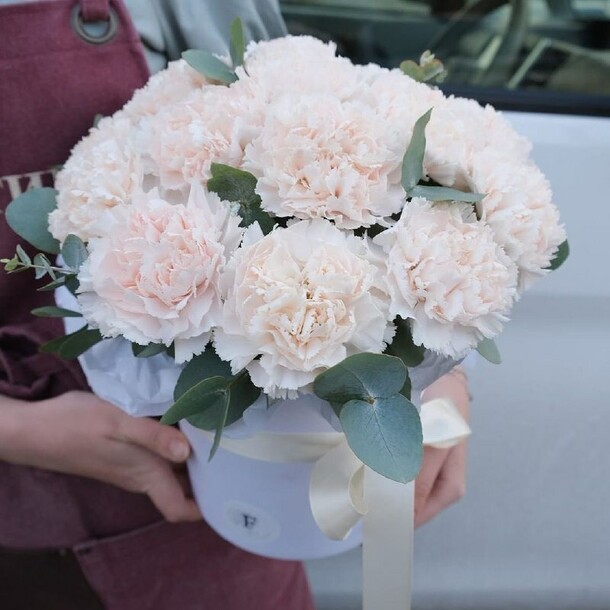 Коробочка стойких диантусов, артикул F1116479 - 7464 рублей, доставка по городу. Flawery - доставка цветов