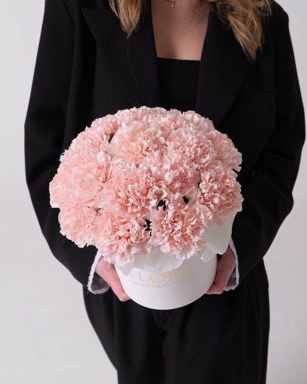 Коробка диантусов, артикул F1271875 - 7321 рублей, доставка по городу. Flawery - доставка цветов