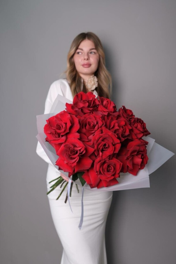 Букет французских роз, артикул F1364611 - 8470 рублей, доставка по городу. Flawery - доставка цветов