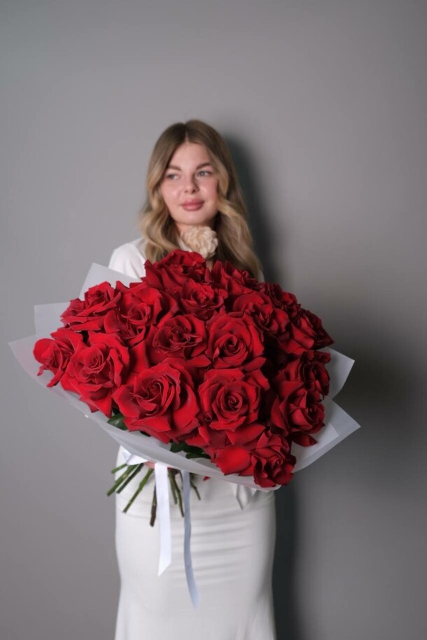 Букет французских роз, артикул F1364616 - 12584 рублей, доставка по городу. Flawery - доставка цветов