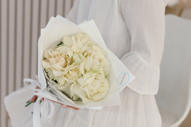 Букет из кружевных роз, артикул F1154238 - 3000 рублей, доставка по городу. Flawery - доставка цветов