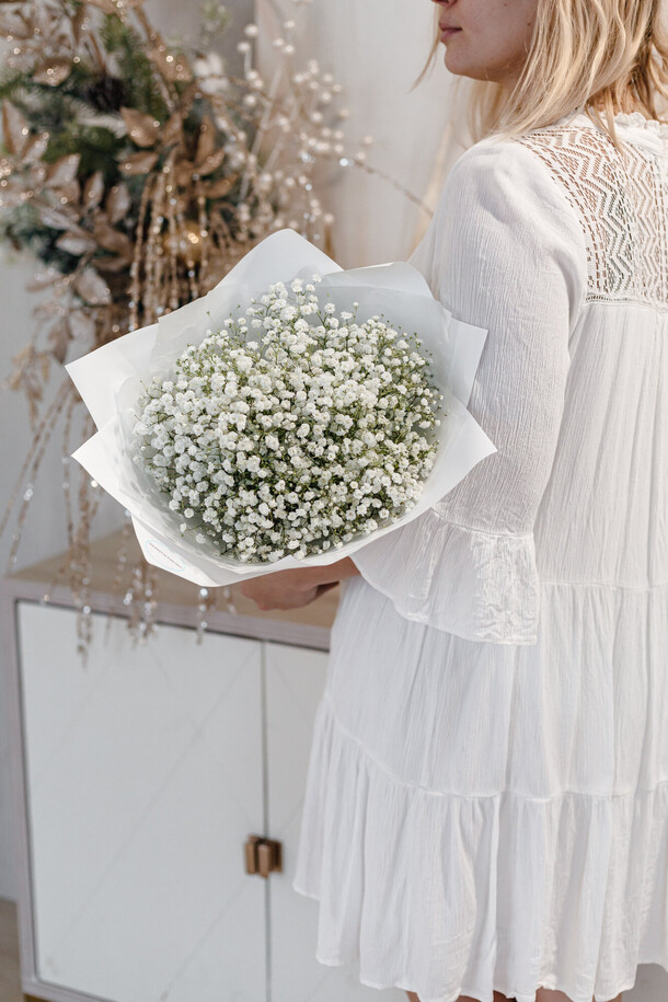 Букет из белой гипсофилы, артикул F1154258 - 2400 рублей, доставка по городу. Flawery - доставка цветов