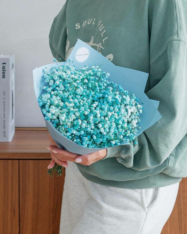 Букет из гипсофилы голубой, артикул F1399704 - 2400 рублей, доставка по городу. Flawery - доставка цветов
