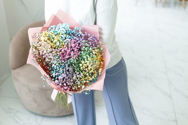 Радуга в руках, букет из гипсофилы, артикул F1399762 - 4350 рублей, доставка по городу. Flawery - доставка цветов
