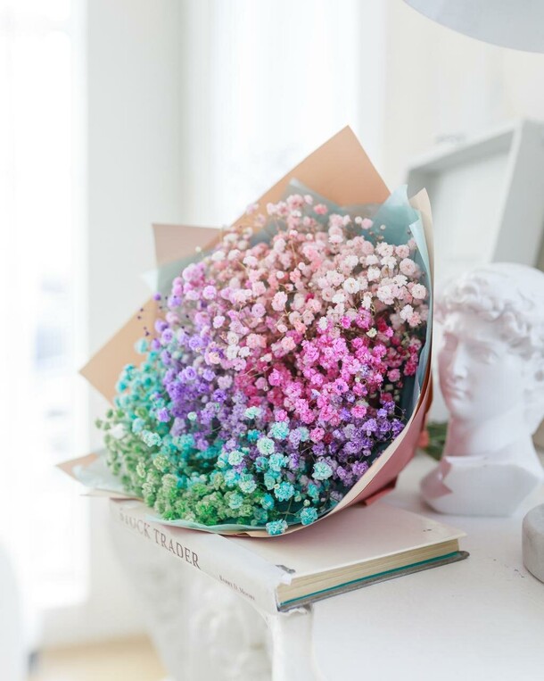 Радужная гипсофила, артикул F75301 - 2400 рублей, доставка по городу. Flawery - доставка цветов