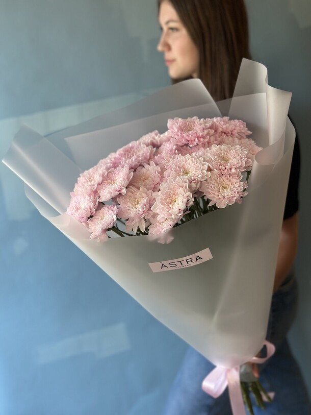 Букет из  кустовых хризантем, артикул F1302147 - 3950 рублей, доставка по городу. Flawery - доставка цветов