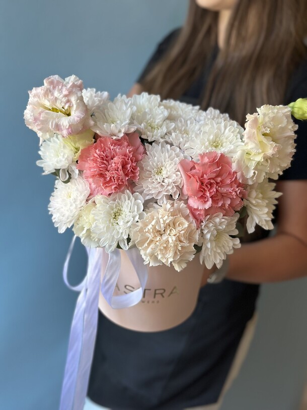 Цветочная композиция, артикул F1302422 - 3550 рублей, доставка по городу. Flawery - доставка цветов