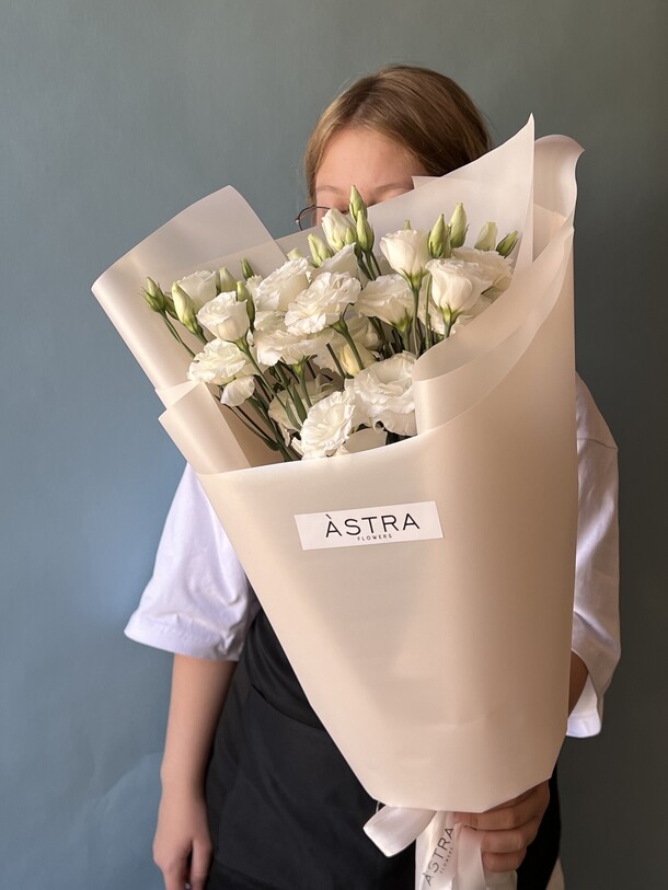 Букет из эустомы, артикул F1305795 - 4350 рублей, доставка по городу. Flawery - доставка цветов