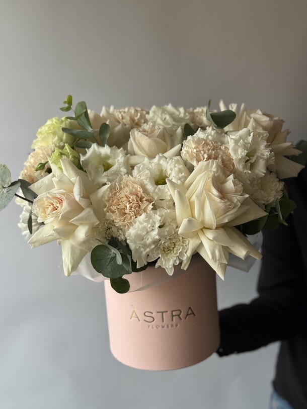 Композиция подмосковные вечера, артикул F1433839 - 6550 рублей, доставка по городу. Flawery - доставка цветов