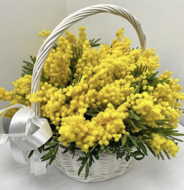 Корзинка мимозы, артикул F1390141 - 5500 рублей, доставка по городу. Flawery - доставка цветов
