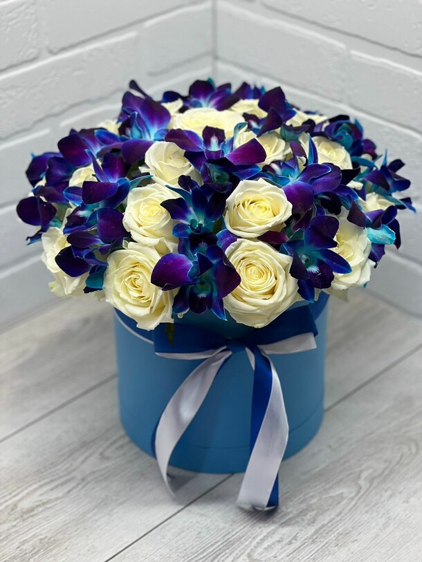 Космическая коробка, артикул F1176805 - 10647 рублей, доставка по городу. Flawery - доставка цветов