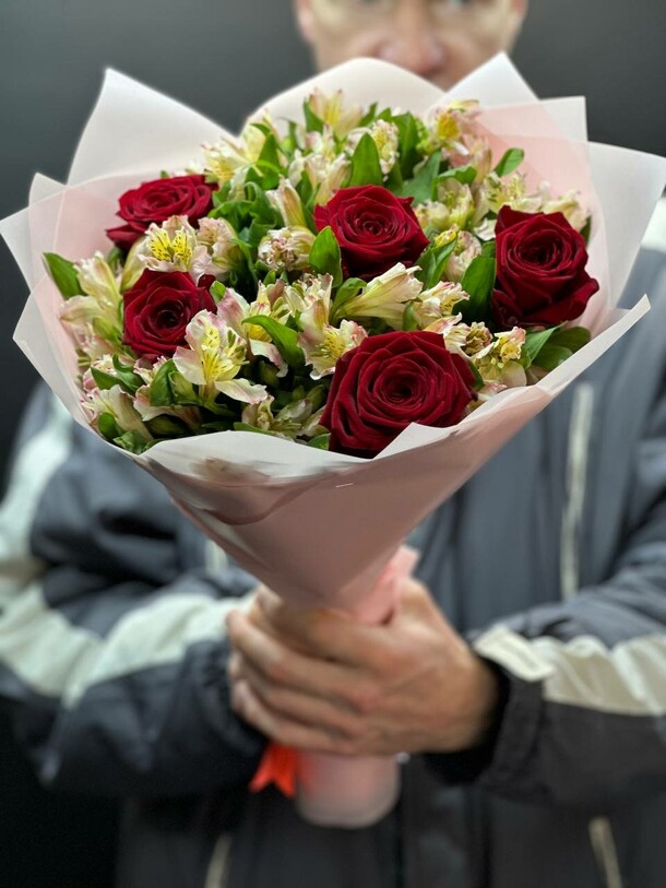 Букет цветов, артикул F1239563 - 3812 рублей, доставка по городу. Flawery - доставка цветов