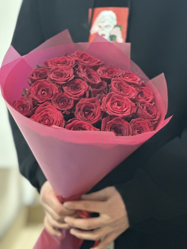 Букет из красных роз, артикул F1289941 - 7321 рублей, доставка по городу. Flawery - доставка цветов