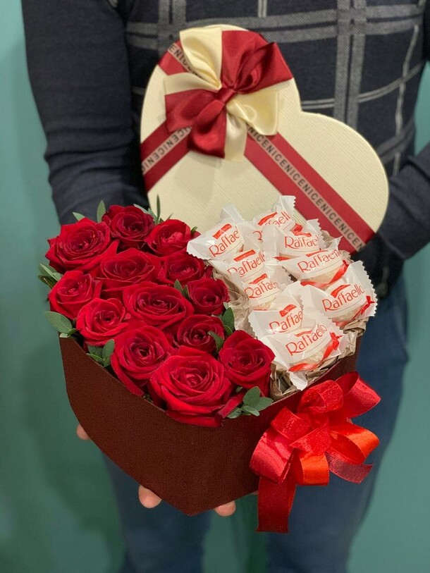 Композиция «приятности», артикул F1169892 - 7149 рублей, доставка по городу. Flawery - доставка цветов