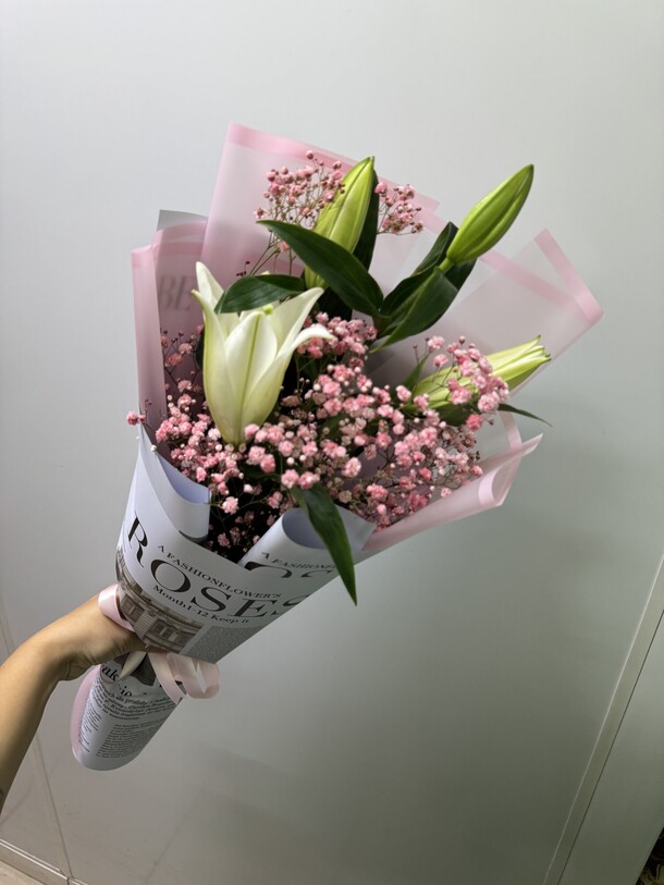 Букет « лилия», артикул F1170876 - 2150 рублей, доставка по городу. Flawery - доставка цветов