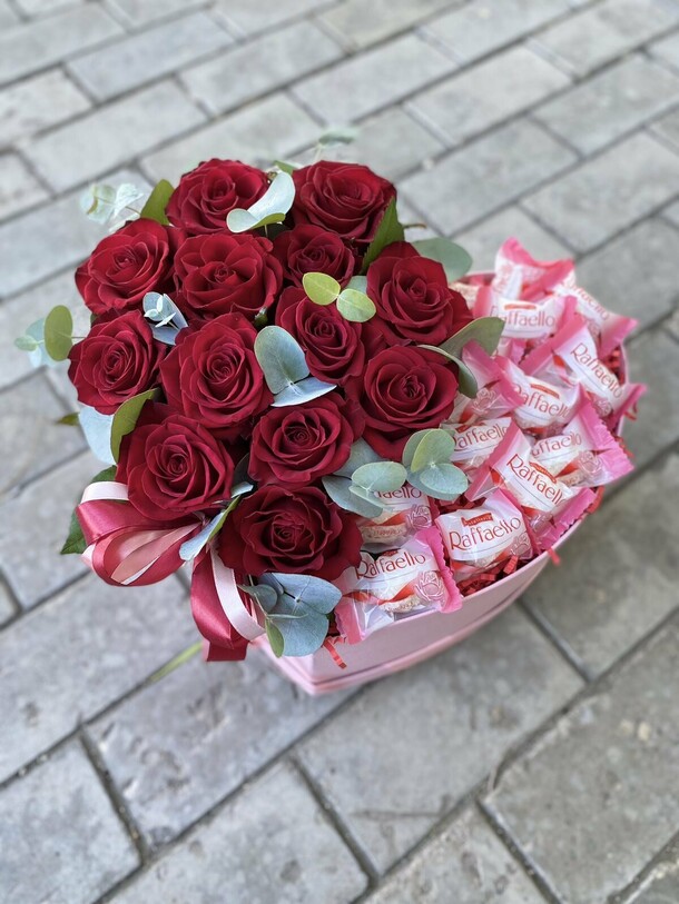 Композиция « валентинка», артикул F1258796 - 6950 рублей, доставка по городу. Flawery - доставка цветов