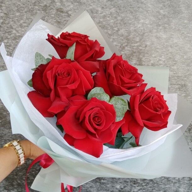 Французские красные розы, артикул F1313036 - 3390 рублей, доставка по городу. Flawery - доставка цветов