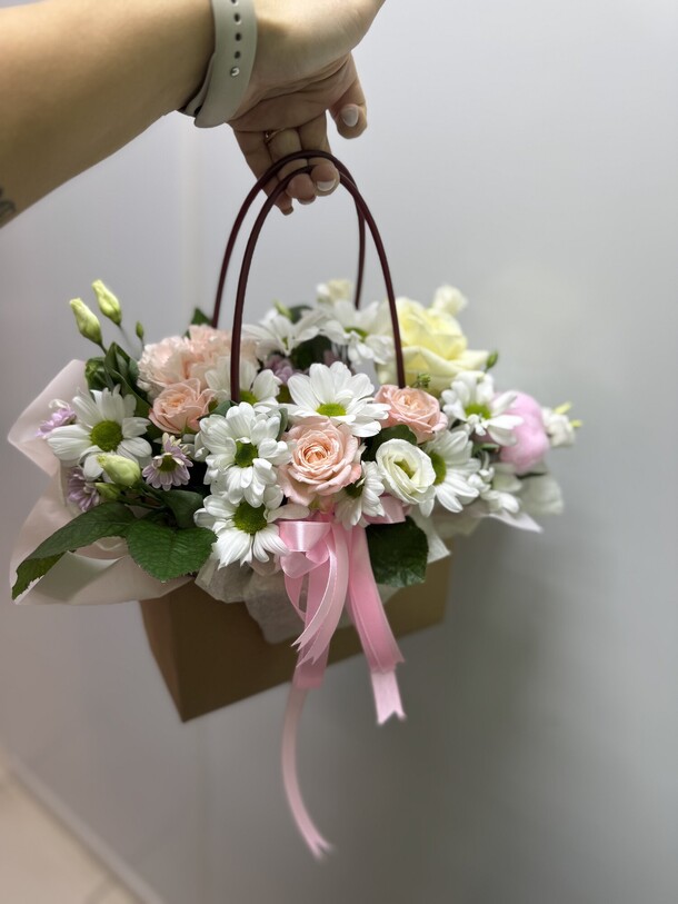 Композиция « айвори», артикул F1378014 - 3750 рублей, доставка по городу. Flawery - доставка цветов