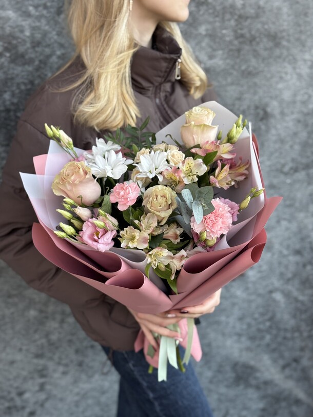 Букет « романтичная особа», артикул F1406340 - 4990 рублей, доставка по городу. Flawery - доставка цветов