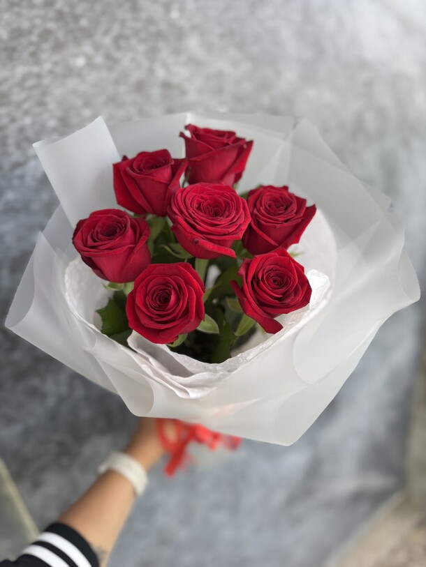 Букет «алый цвет», артикул F1415190 - 2490 рублей, доставка по городу. Flawery - доставка цветов