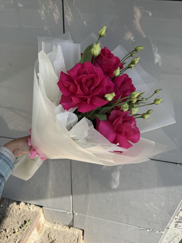 Букет « француженка «, артикул F1425014 - 3450 рублей, доставка по городу. Flawery - доставка цветов