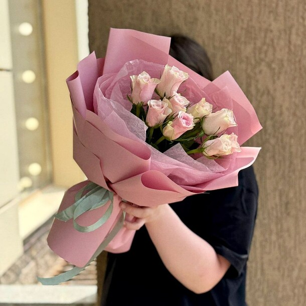 Букет розовых кенийских роз, артикул F1427448 - 3412 рублей, доставка по городу. Flawery - доставка цветов