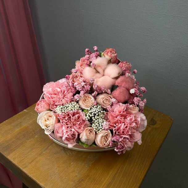 «розовое сердце» с диантусом и хлопком. Цветы в форме сердца., артикул F1096283 - 3455 рублей, доставка по городу. Flawery - доставка цветов