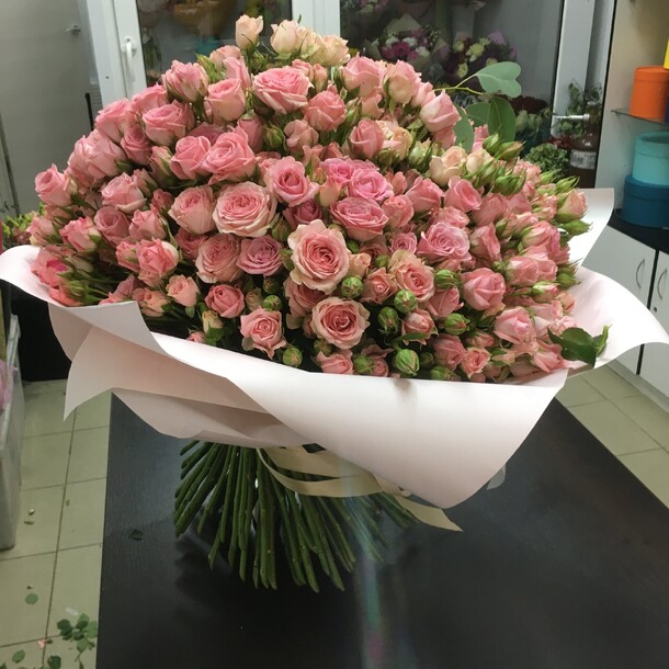 Роза кустовая 101, артикул F102171 - 38500 рублей, доставка по городу. Flawery - доставка цветов