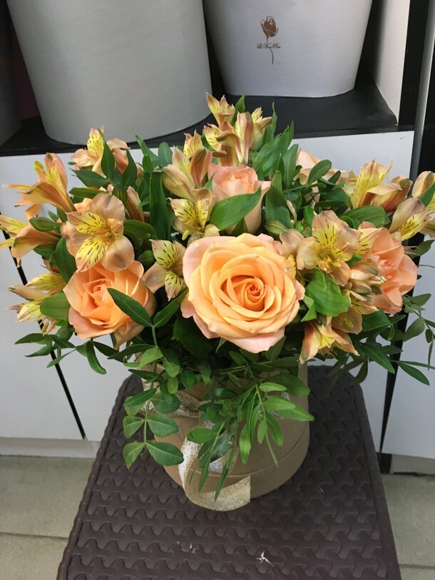 Коробка рыжик, артикул F102189 - 5500 рублей, доставка по городу. Flawery - доставка цветов